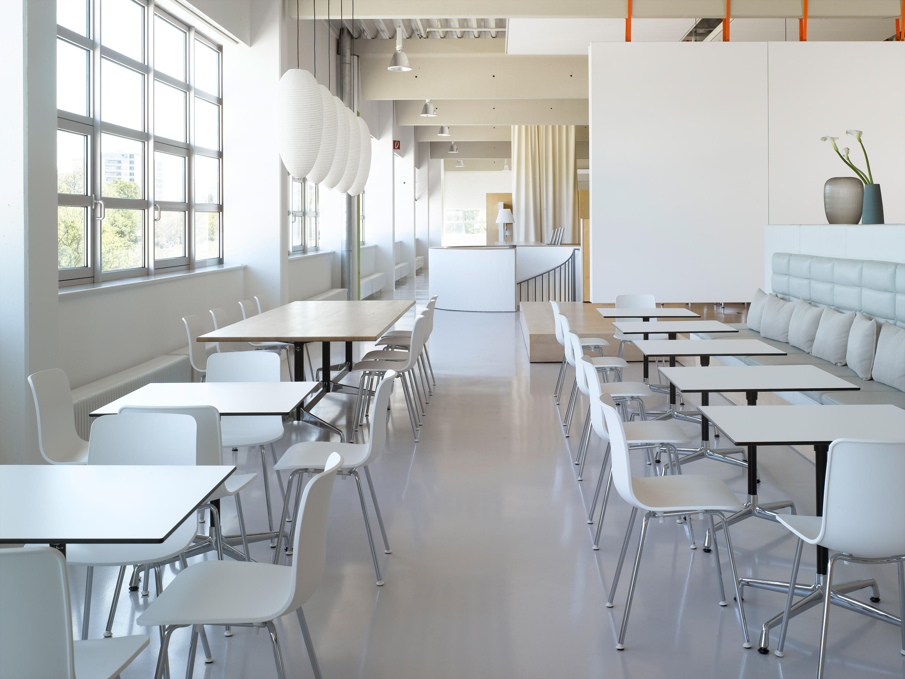 办公椅|现代真皮会议椅|办公家具|设计师家具|哈尔洽谈椅